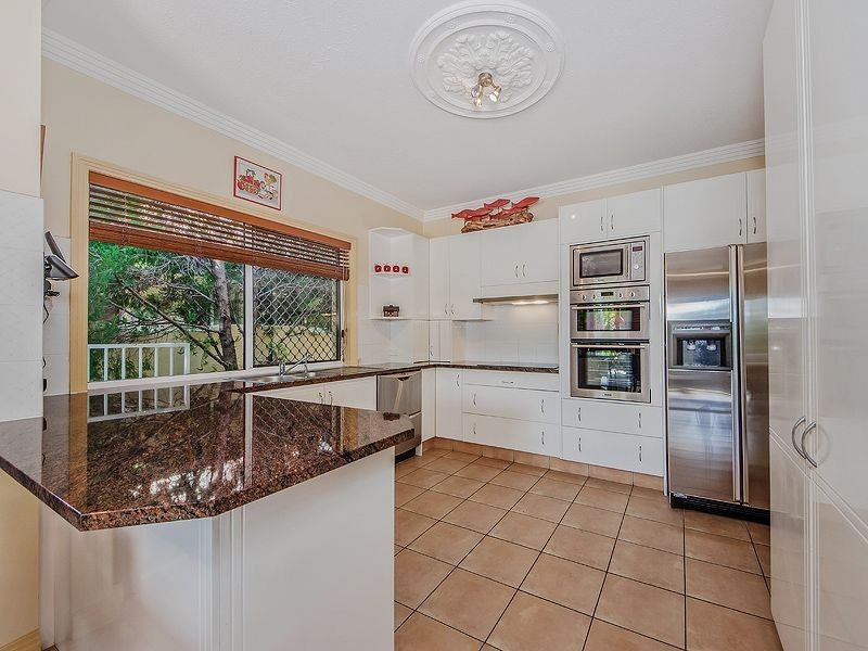 15 Remo Street, Isle Of Capri QLD 4217