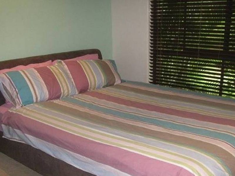 1/68 Dawn Parade, Miami QLD 4220