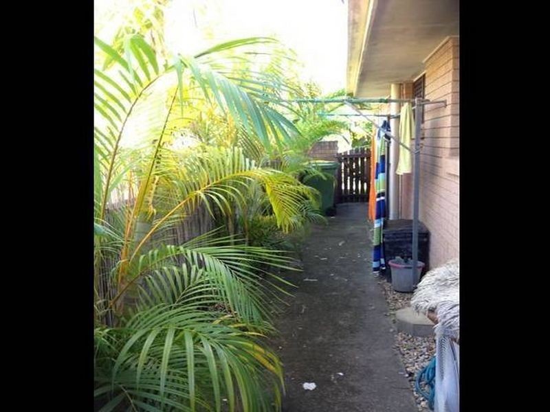 1/68 Dawn Parade, Miami QLD 4220