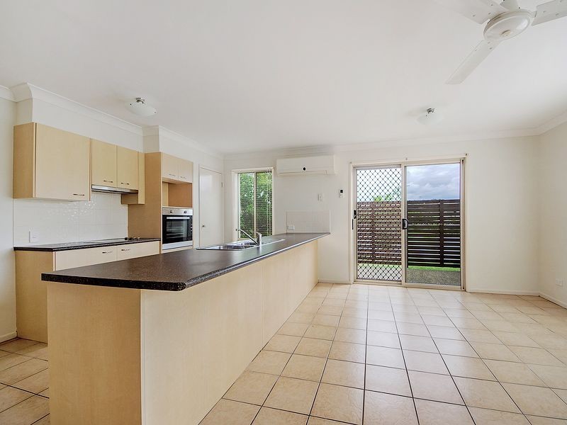 2/6 Belongil Street, Pacific Pines QLD 4211