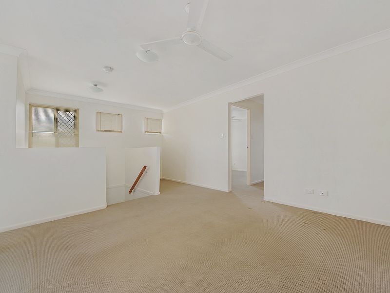 2/6 Belongil Street, Pacific Pines QLD 4211