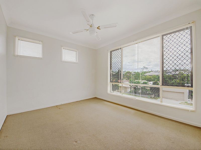 2/6 Belongil Street, Pacific Pines QLD 4211