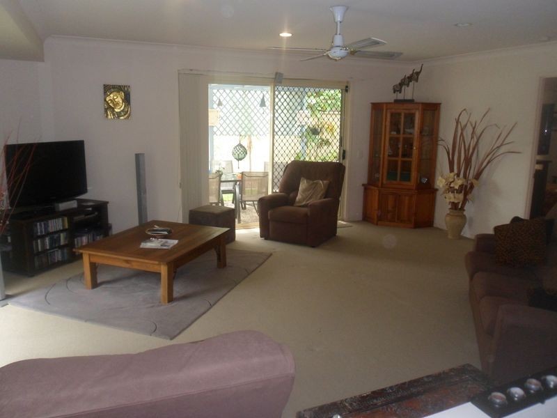 4 St Lucia Ct, Varsity Lakes QLD 4227