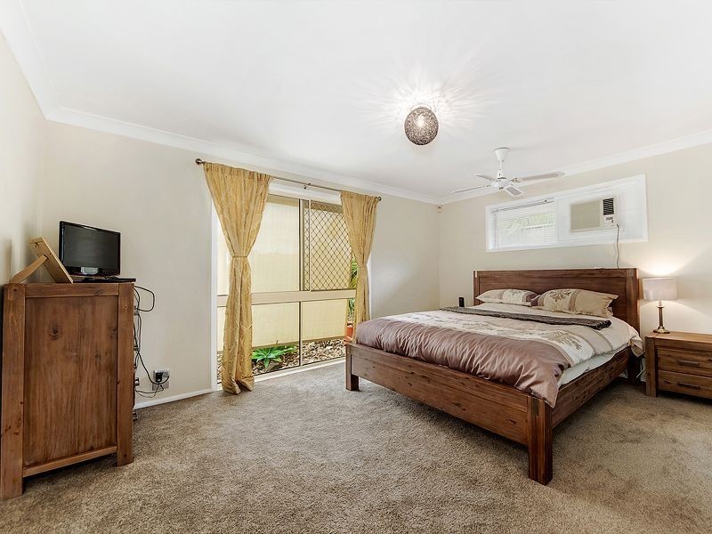 11 Stonyfell Ct, Varsity Lakes QLD 4227