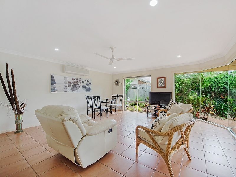 41 Nuthatch St, Burleigh Waters QLD 4220