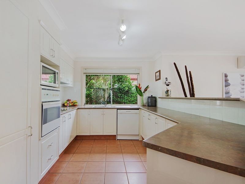 41 Nuthatch St, Burleigh Waters QLD 4220