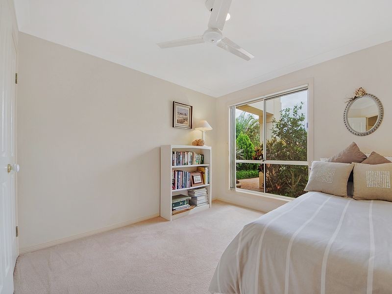 41 Nuthatch St, Burleigh Waters QLD 4220