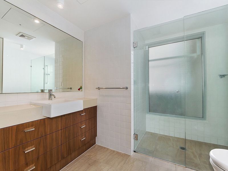 3/112 The Esplanade, Burleigh Heads QLD 4220