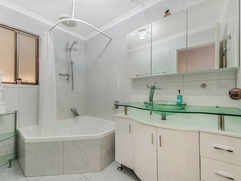 111/3 Township Drive, Burleigh Heads QLD 4220