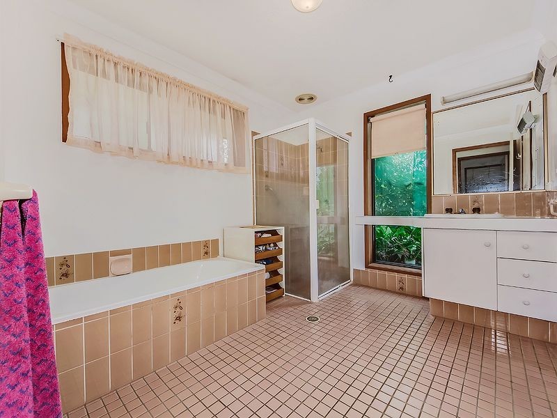 32 Larch St, Tallebudgera QLD 4228