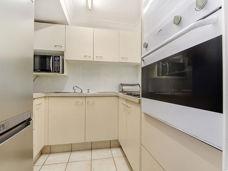 17/5 Galeen Drive, Burleigh Waters QLD 4220