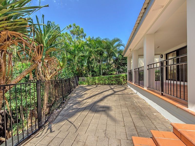 15 Skyline Terrace, Burleigh Heads QLD 4220