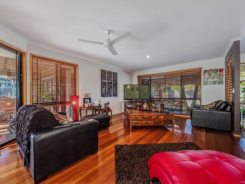 18 Tropicana Cct, Burleigh Waters QLD 4220