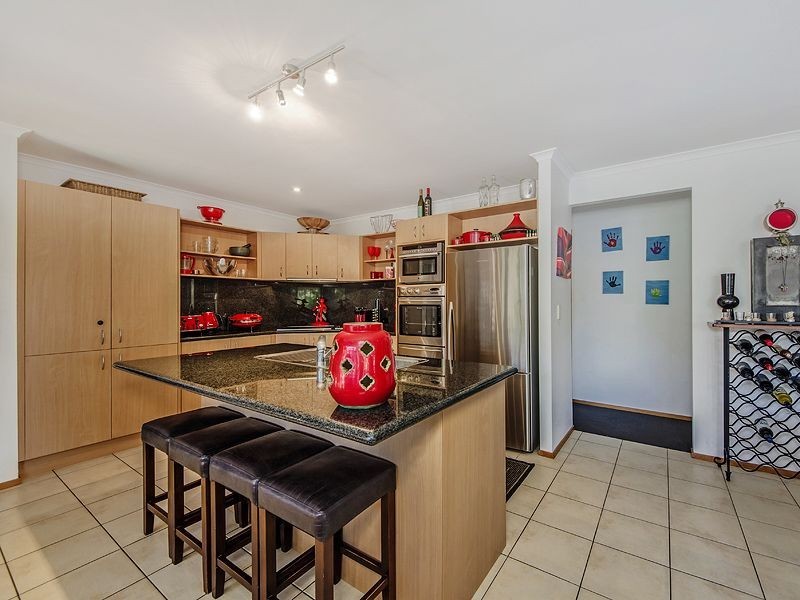18 Tropicana Cct, Burleigh Waters QLD 4220