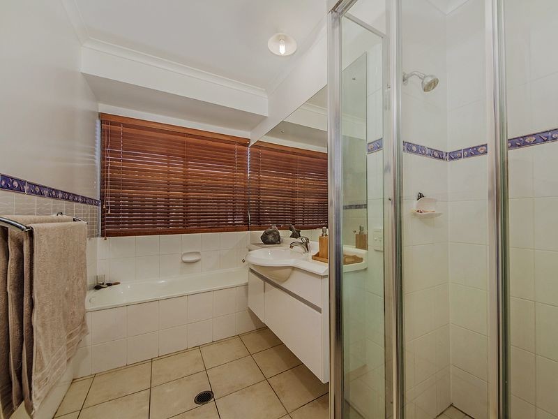 18 Tropicana Cct, Burleigh Waters QLD 4220