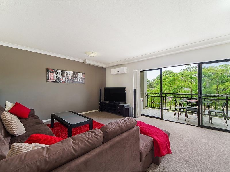 27/2 Geraldton Drive, Varsity Lakes QLD 4227