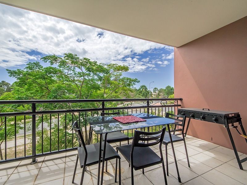 27/2 Geraldton Drive, Varsity Lakes QLD 4227