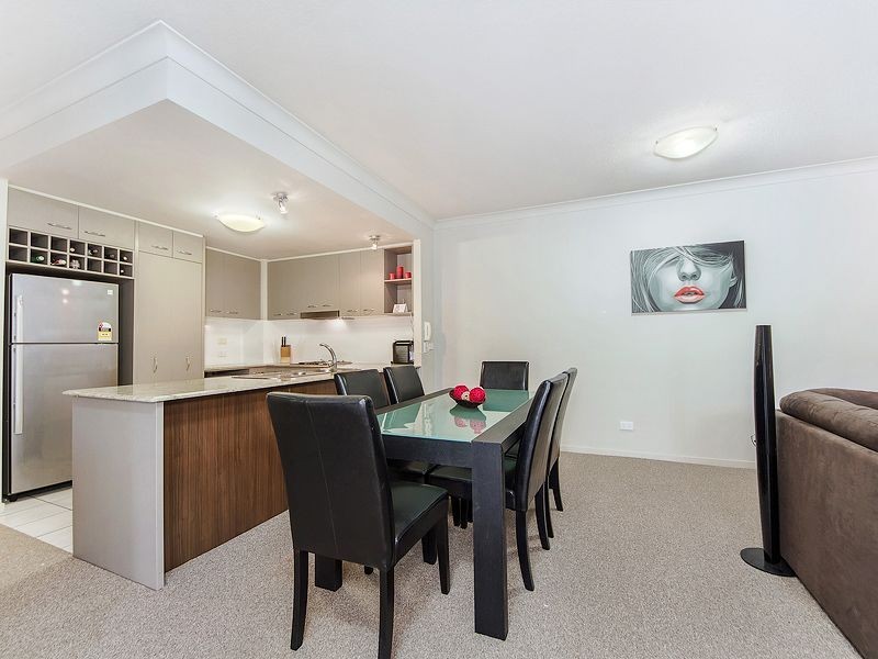 27/2 Geraldton Drive, Varsity Lakes QLD 4227