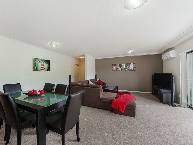 27/2 Geraldton Drive, Varsity Lakes QLD 4227