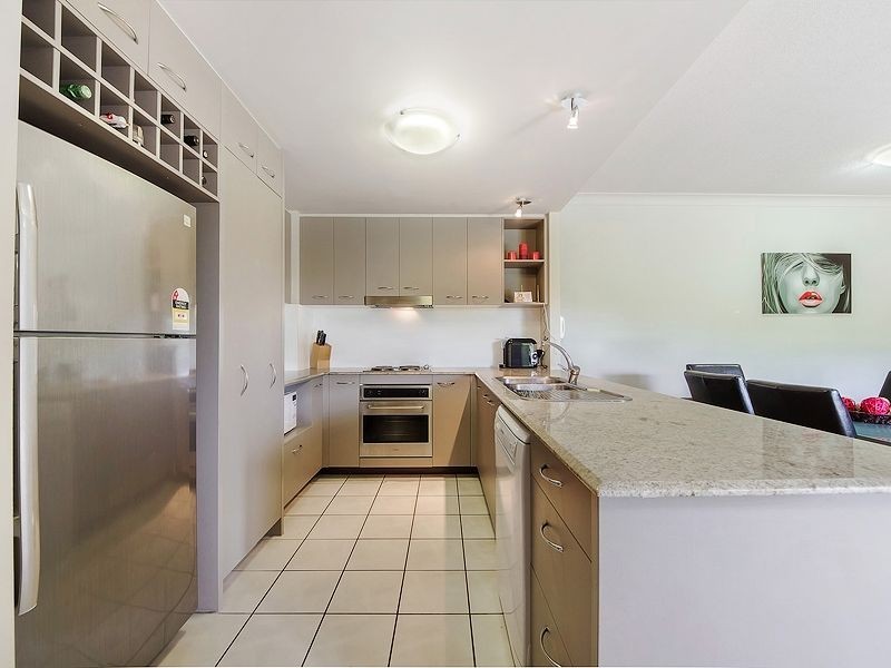 27/2 Geraldton Drive, Varsity Lakes QLD 4227