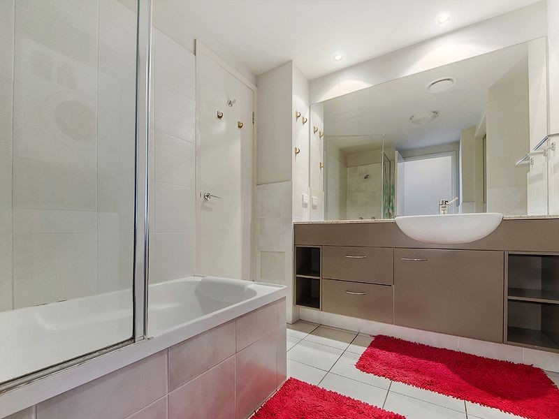 27/2 Geraldton Drive, Varsity Lakes QLD 4227