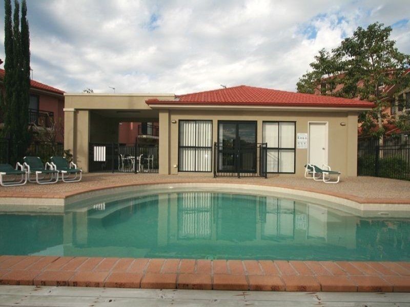 27/2 Geraldton Drive, Varsity Lakes QLD 4227