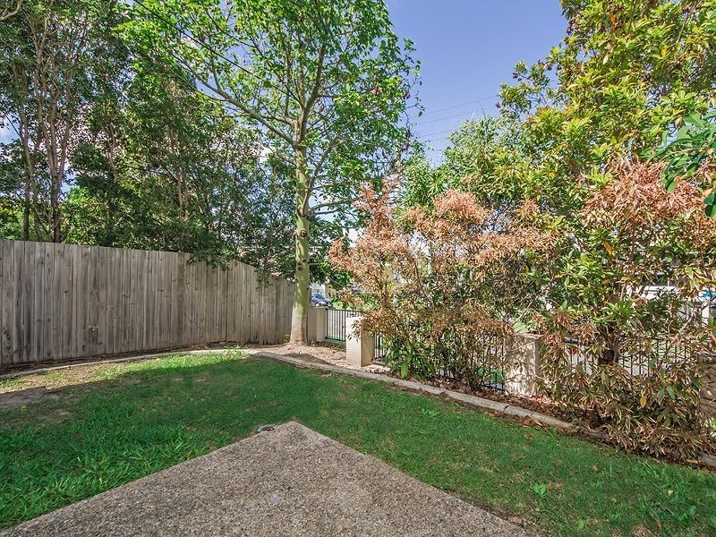 4/97 Eugaree Street, Southport QLD 4215