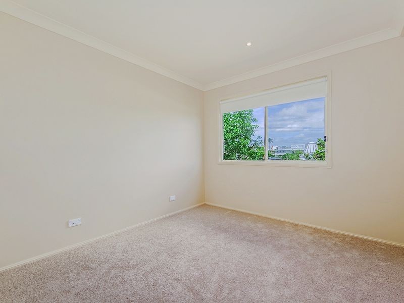 4/97 Eugaree Street, Southport QLD 4215