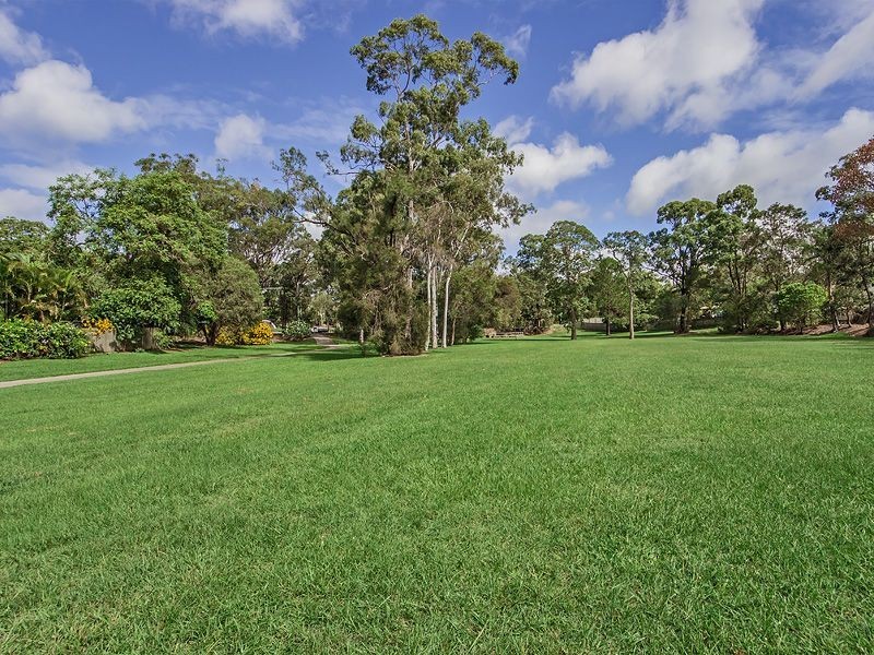 5 Viburnum St, Varsity Lakes QLD 4227