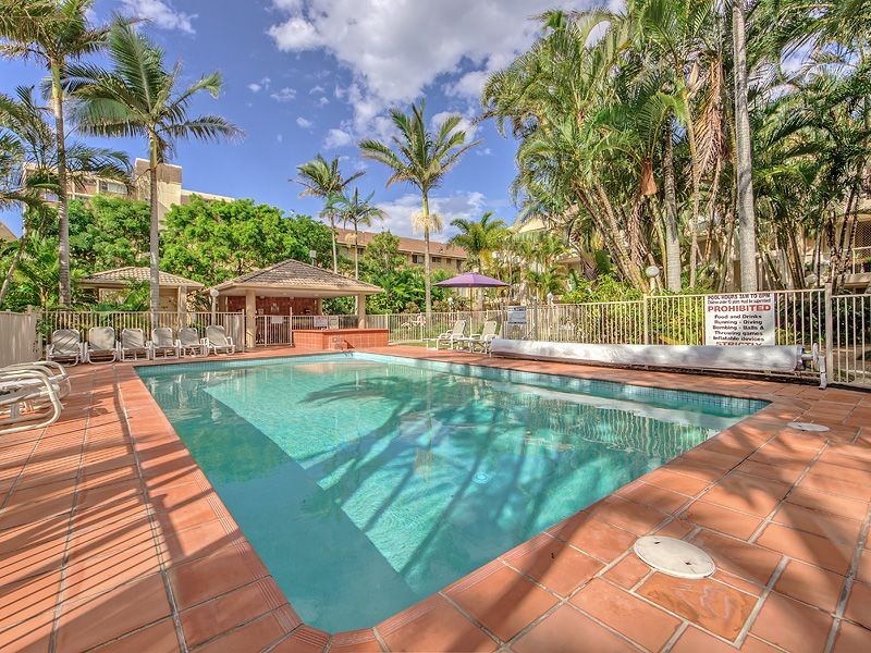 10/15 Santa Monica Rd, Miami QLD 4220