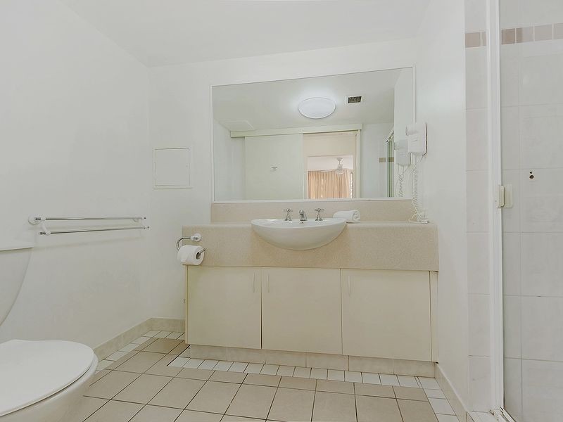 10/15 Santa Monica Rd, Miami QLD 4220