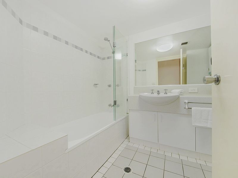 10/15 Santa Monica Rd, Miami QLD 4220