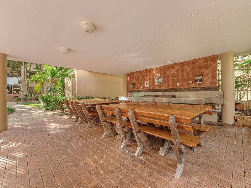 10/15 Santa Monica Rd, Miami QLD 4220