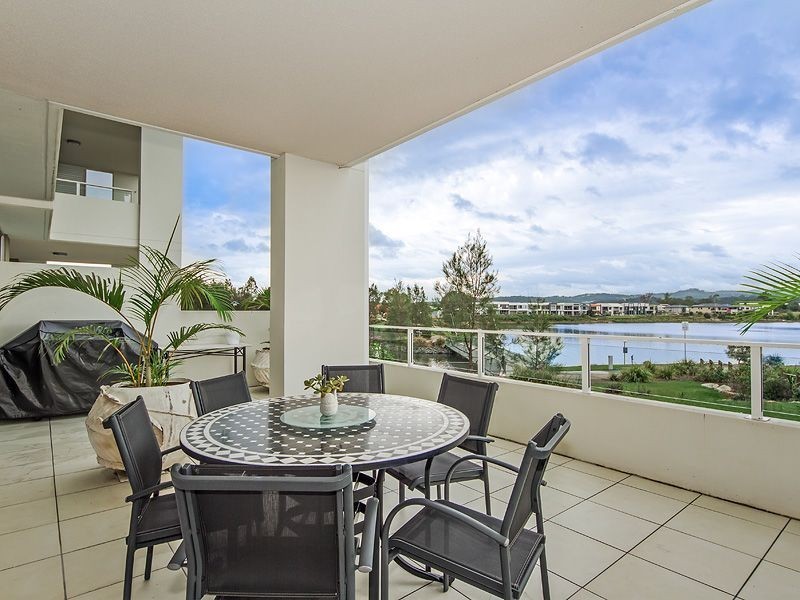 6/1 Lakefront Crescent, Varsity Lakes QLD 4227