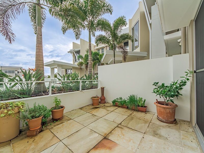 6/1 Lakefront Crescent, Varsity Lakes QLD 4227