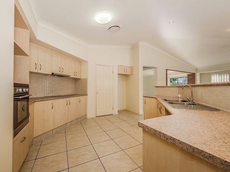 4 McLachlan Avenue, Mudgeeraba QLD 4213