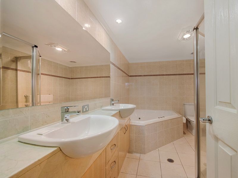 39 Promenade Avenue, Robina QLD 4226