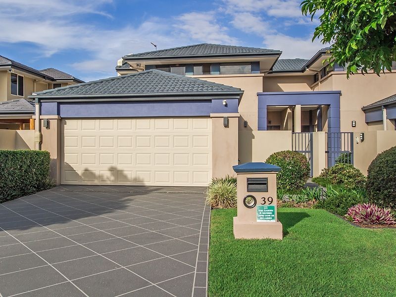 39 Promenade Avenue, Robina QLD 4226