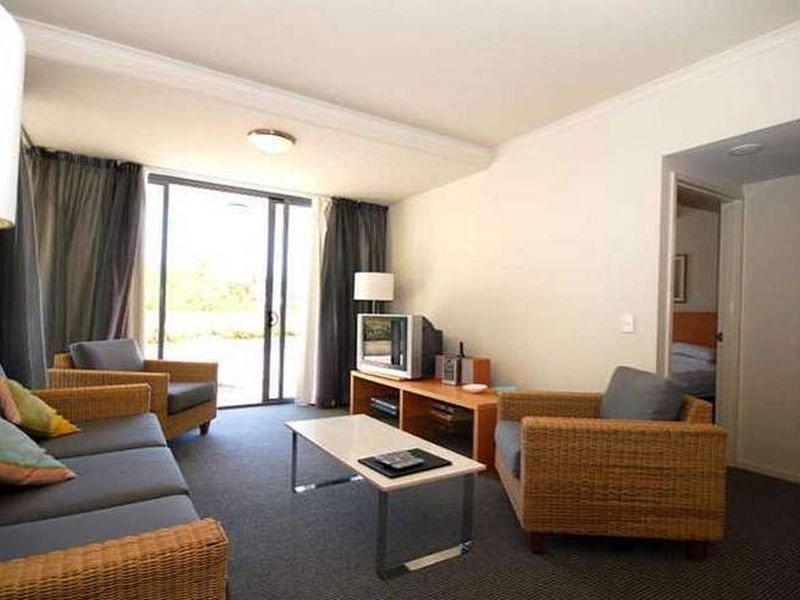 1068/1 Ocean Street, Burleigh Heads QLD 4220