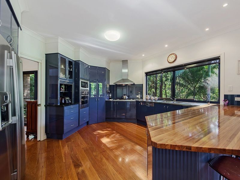 19 Pine Valley Dr, Robina QLD 4226