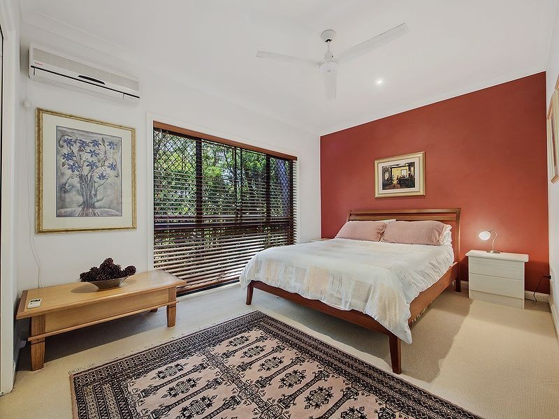 19 Pine Valley Dr, Robina QLD 4226