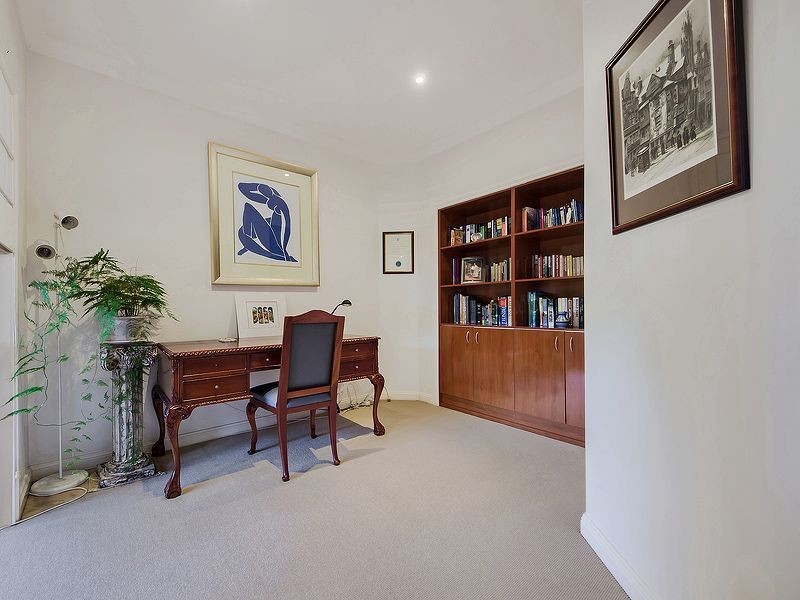 19 Pine Valley Dr, Robina QLD 4226