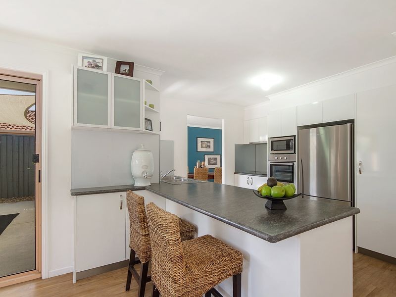 56 Southlake Dr, Varsity Lakes QLD 4227