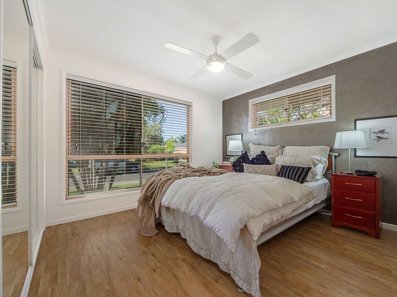 56 Southlake Dr, Varsity Lakes QLD 4227