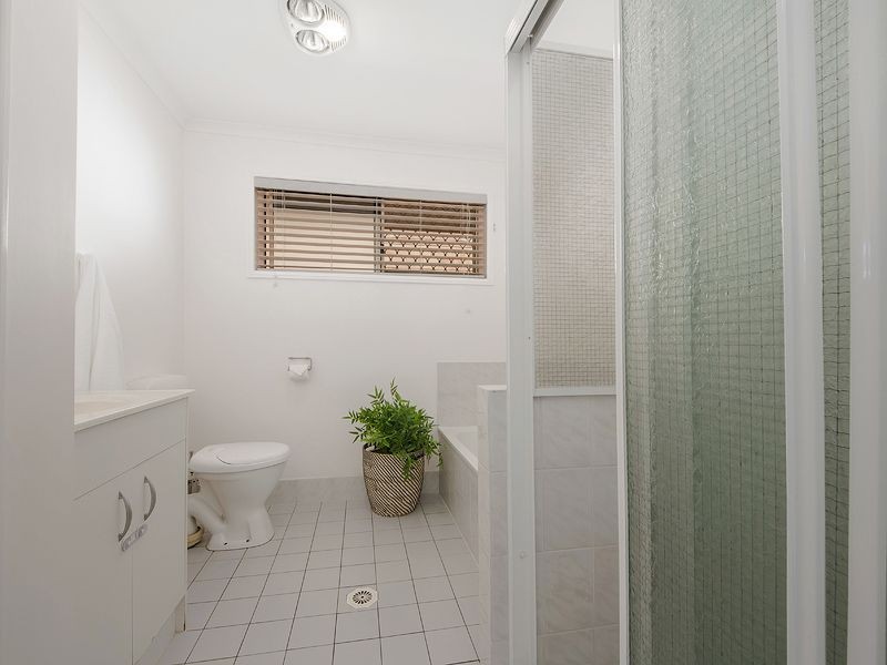 56 Southlake Dr, Varsity Lakes QLD 4227