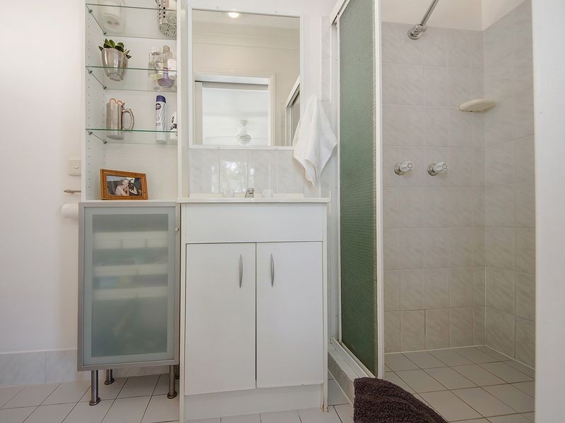 56 Southlake Dr, Varsity Lakes QLD 4227