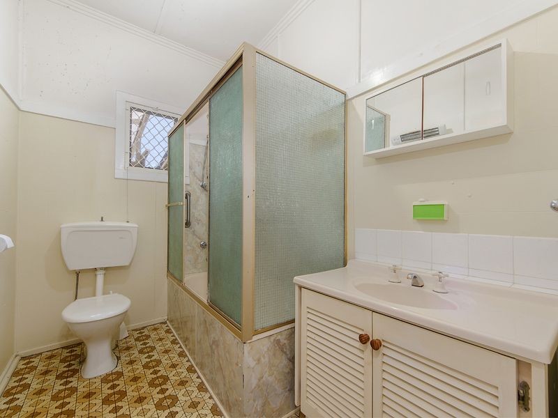 1 Banksia Broadway, Burleigh Heads QLD 4220