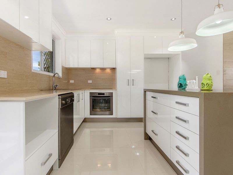 5 Viburnum St, Varsity Lakes QLD 4227