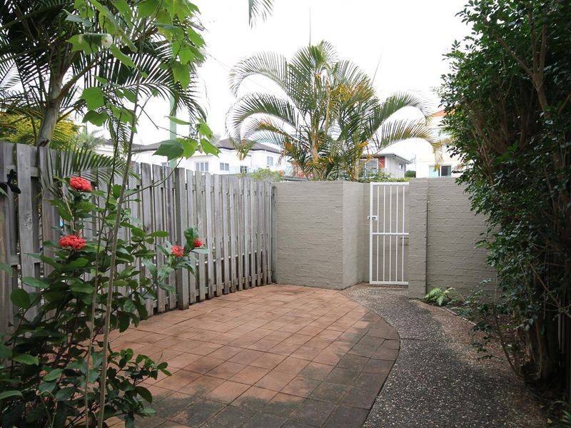 3/7 Sunset Boulevard, Surfers Paradise QLD 4217