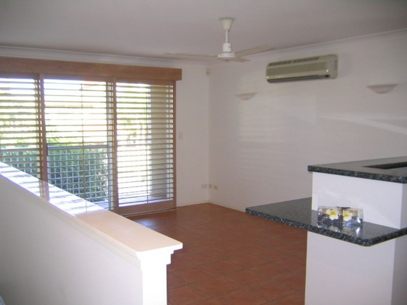 1/7 Sunset Boulevard, Surfers Paradise QLD 4217